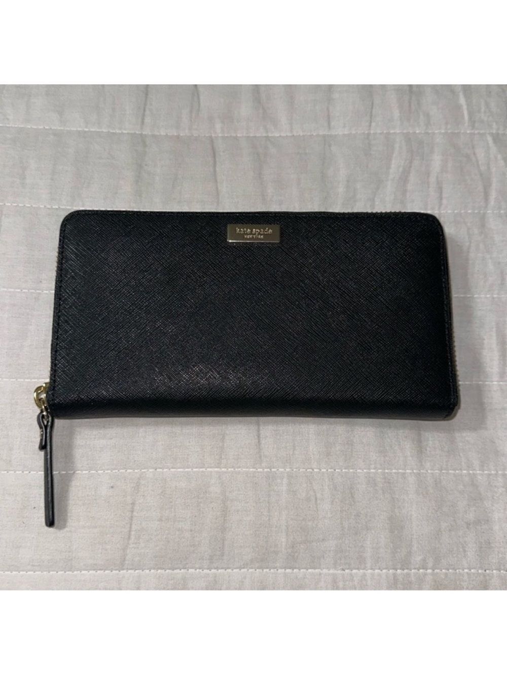kate spade Newbury Lane Neda Black Saffiano Leather Zip Wallet